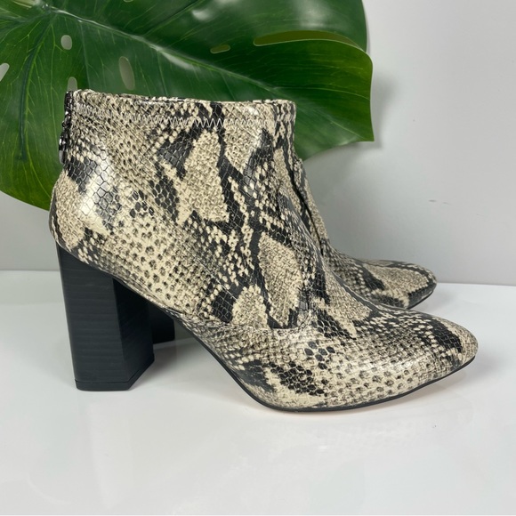 Franco Sarto Kortney snake print heeled Roccia cream clock boots Sz 7.5M - Picture 9 of 13